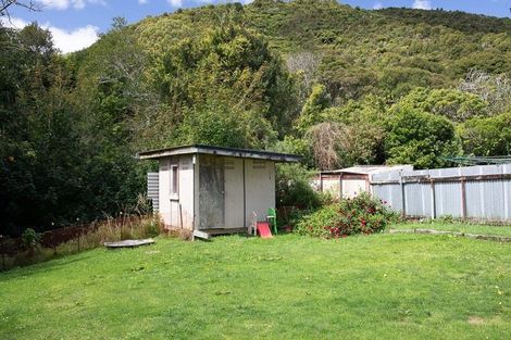 Photo of property in 3 Sunny Grove, Wainuiomata, Lower Hutt, 5014