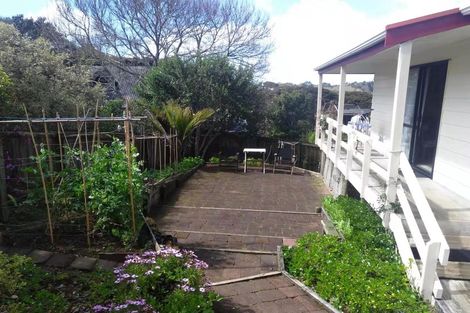 Photo of property in 2/9 Valecrest Place, Bayview, Auckland, 0629