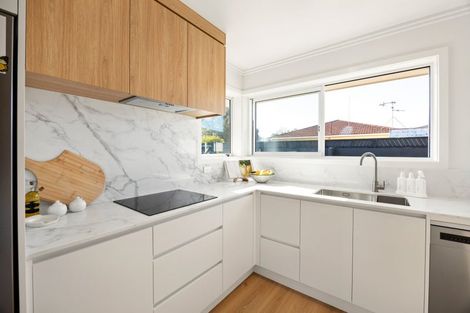 Photo of property in 27 Glen Lynne Avenue, Queenwood, Hamilton, 3210