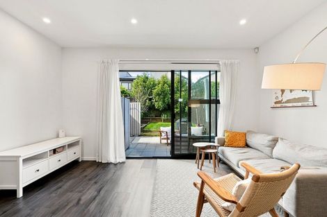 Photo of property in 37 Peihana Road, Hobsonville, Auckland, 0616