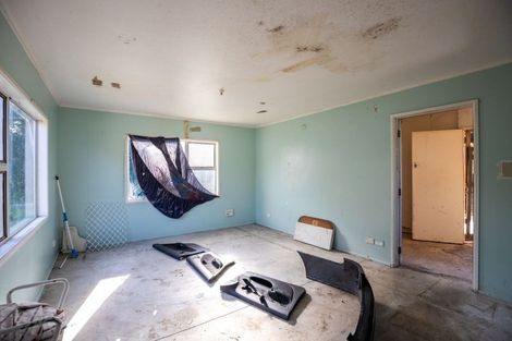 Photo of property in 3 Mcnaughton Street, Waitara, 4320