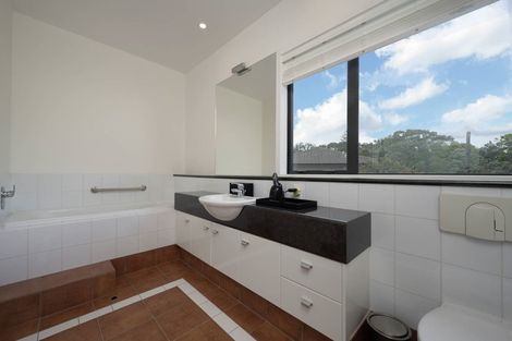 Photo of property in 235 Bleakhouse Road, Mellons Bay, Auckland, 2014