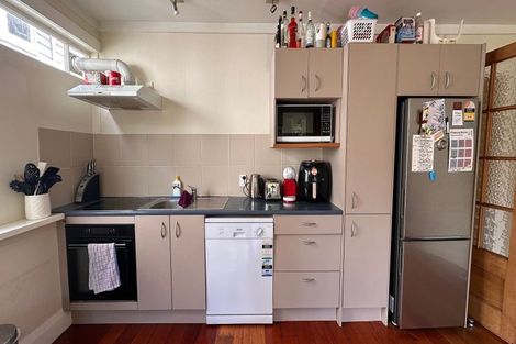 Photo of property in 1/17 Clifton Terrace, Kelburn, Wellington, 6012