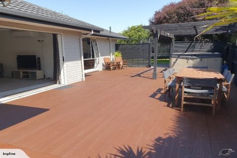 Photo of property in 76 Blue Gum Place, New Brighton, Christchurch, 8083