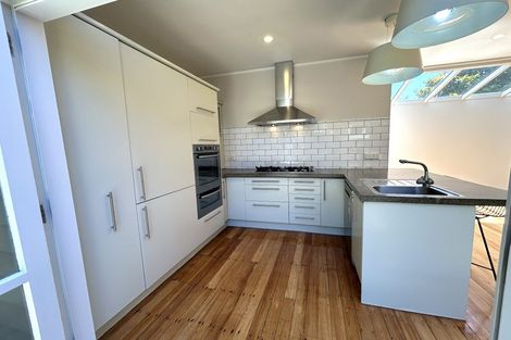 Photo of property in 25 Torwood Road, Khandallah, Wellington, 6035