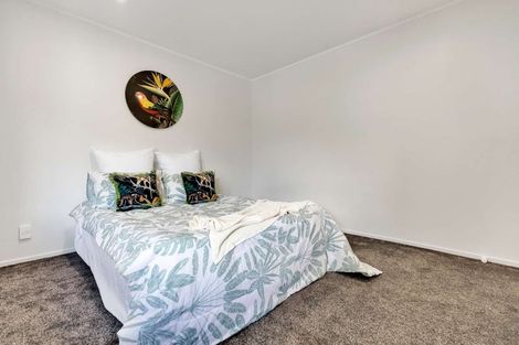 Photo of property in 2/42 Sheridan Drive, New Lynn, Auckland, 0600