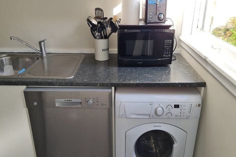 Photo of property in 17 Portland Crescent, Thorndon, Wellington, 6011