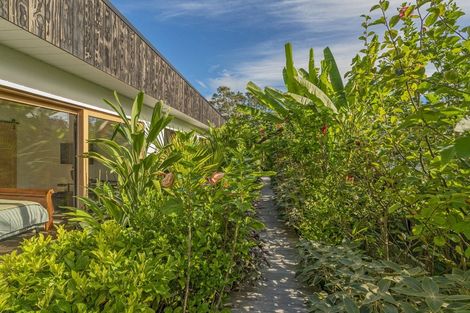 Photo of property in 6 Robinson Road, Whitianga, 3510