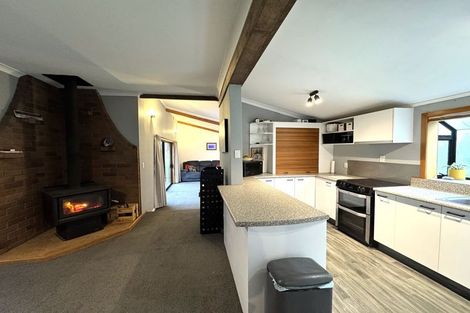 Photo of property in 51 Allan Street, Waiwera South, Clinton, 9584