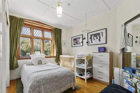 Photo of property in 6 Tiketike Way, Brooklyn, Wellington, 6021