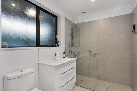 Photo of property in 2/12 Gleneagles Terrace, Ilam, Christchurch, 8053