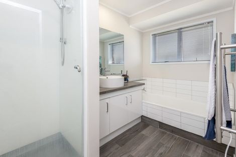 Photo of property in 2/14 Fieldstone Court, Northpark, Auckland, 2013