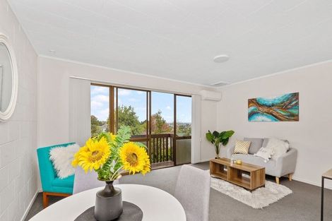 Photo of property in 1/19 Kemp Road, Massey, Auckland, 0614