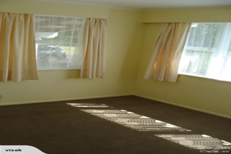 Photo of property in 90 Edgewater Drive, Pakuranga, Auckland, 2010