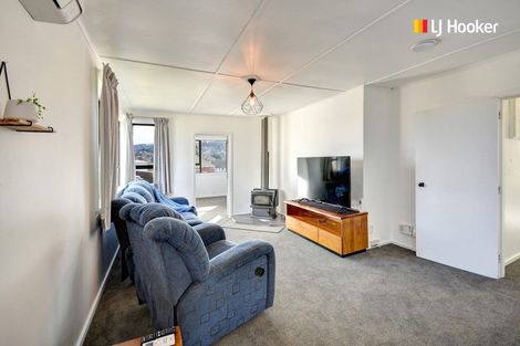 Photo of property in 21 Burgess Street, Green Island, Dunedin, 9018