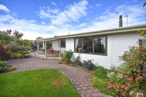 Photo of property in 20 Estuary Crescent, Fairfield, Dunedin, 9018