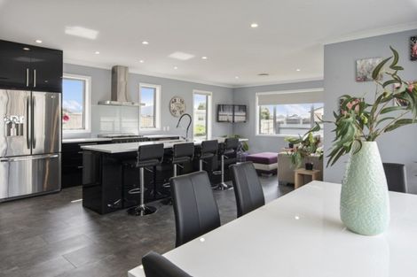 Photo of property in 9 Bridford Way, Paraparaumu, 5032