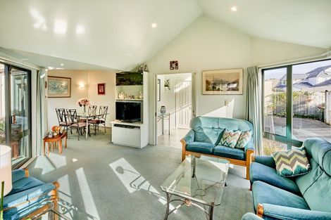 Photo of property in 58 Laings Road, Hutt Central, Lower Hutt, 5010