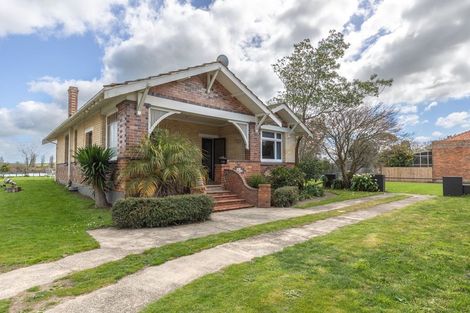 Photo of property in 122 Great South Road, Huntly, 3700