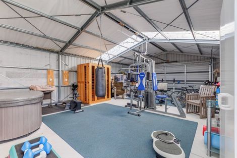 Photo of property in 100 Cole Street, Dannevirke, 4930