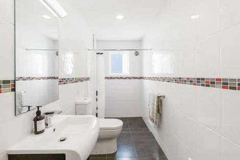 Photo of property in 1/35 Rangatira Road, Beach Haven, Auckland, 0626