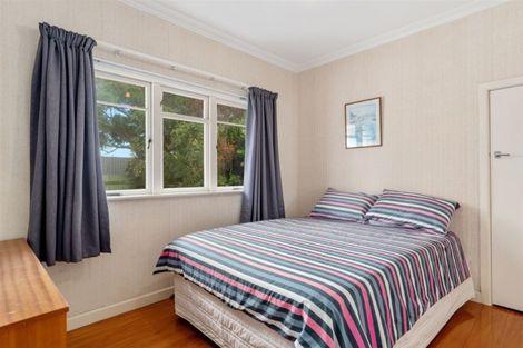 Photo of property in 4 Pitau Road, Mount Maunganui, 3116