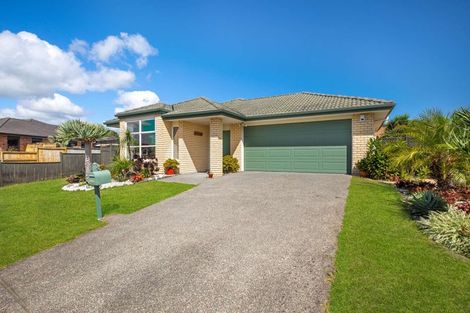 Photo of property in 5 Bellshill Close, Wattle Downs, Auckland, 2103