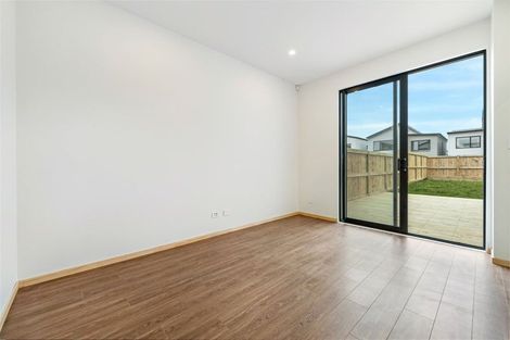 Photo of property in 25 Coast Garden Drive, Hobsonville, Auckland, 0616