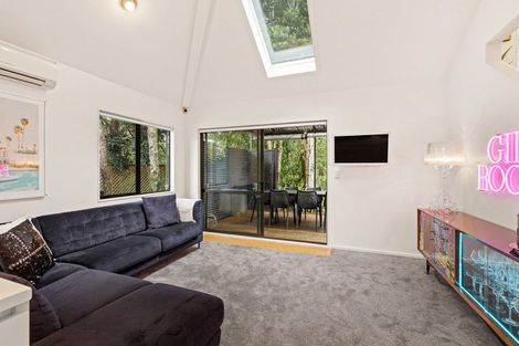 Photo of property in 1/47 Tui Glen Road, Birkenhead, Auckland, 0626