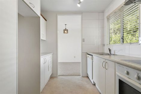 Photo of property in 27 Trias Road, Totara Vale, Auckland, 0629