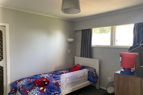 Photo of property in 2 Bennett Place, Onekawa, Napier, 4110