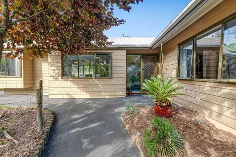 Photo of property in 1688 South Head Road, South Head, Helensville, 0874