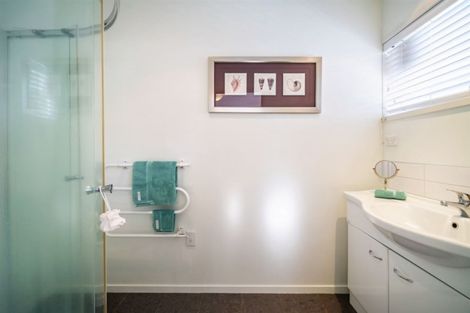 Photo of property in 2/99 Vauxhall Road, Devonport, Auckland, 0624