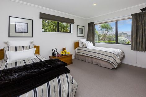 Photo of property in 22 Jade Crescent, Timberlea, Upper Hutt, 5018