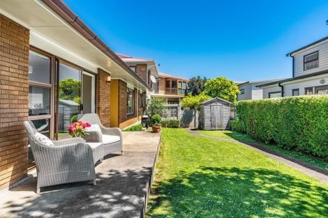 Photo of property in 2/39 Francis Street, Hauraki, Auckland, 0622
