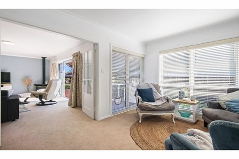 Photo of property in 19 Lombard Place, Avonhead, Christchurch, 8042