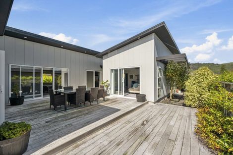 Photo of property in 18 Lakemere Way, Kinloch, Taupo, 3377