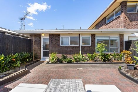 Photo of property in 1/83 Centreway Road, Orewa, 0931