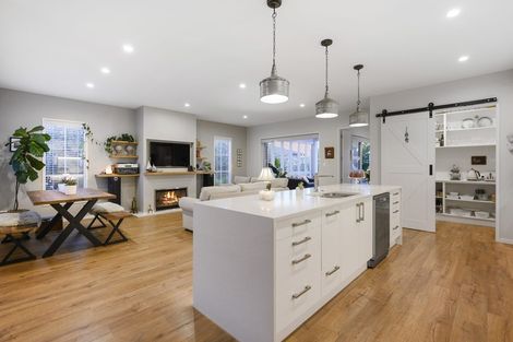 Photo of property in 37 Pohutukawa Parade, Riverhead, 0820