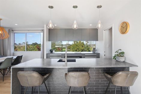 Photo of property in 172 Torkar Road, Clarks Beach, 2122