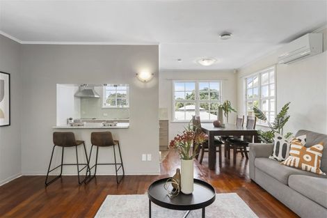 Photo of property in 117 Stanley Road, Glenfield, Auckland, 0629