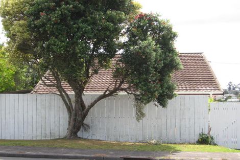 Photo of property in 2/60 Target Road, Totara Vale, Auckland, 0629