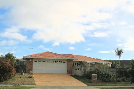 Photo of property in 142 Milne Drive, Paraparaumu, 5032