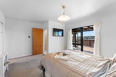 Photo of property in 10 Camilla Grove, Totara Vale, Auckland, 0629