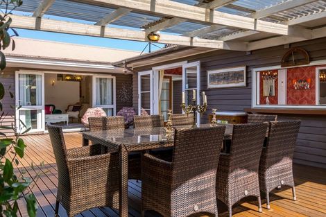 Photo of property in 1b Dublin Street, Martinborough, 5711