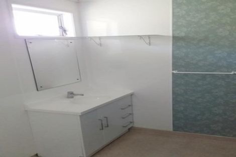 Photo of property in 25 Seaview Road, Marfell, New Plymouth, 4310