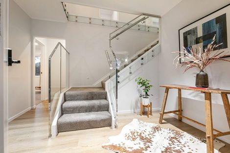 Photo of property in 4 Kerrymaria Place, Hillcrest, Auckland, 0627