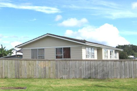 Photo of property in 6 Farwood Drive, Henderson, Auckland, 0612