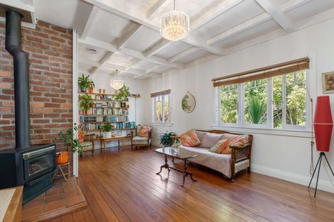 Photo of property in 9 Tahi Terrace, Glen Eden, Auckland, 0602