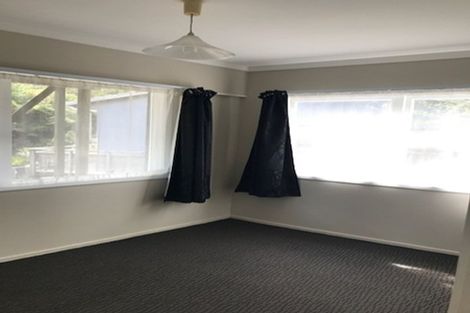 Photo of property in 1040 East Coast Road, Fairview Heights, Auckland, 0630